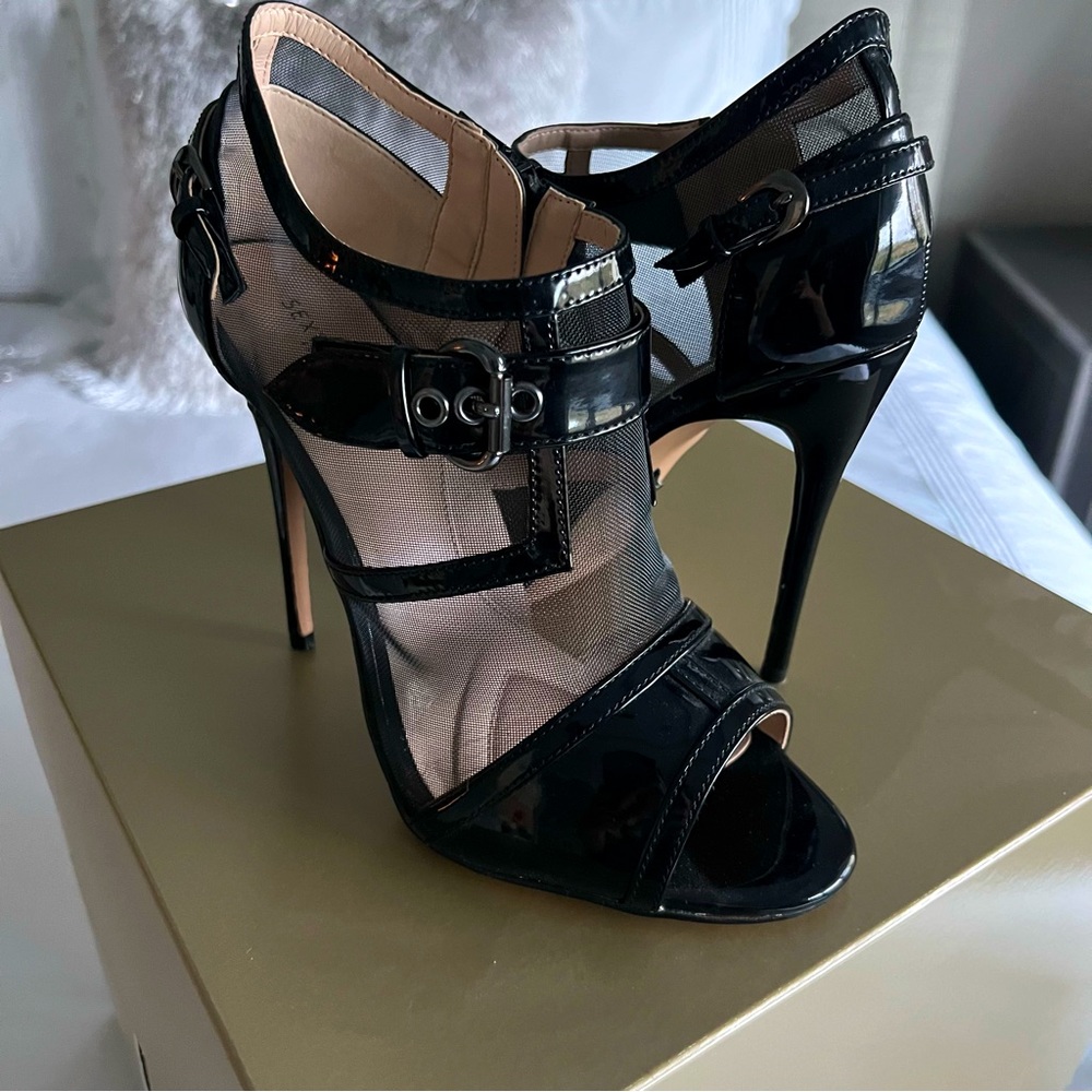 👠 Black Stiletto Sexy Shoes 8.5M NWT in box